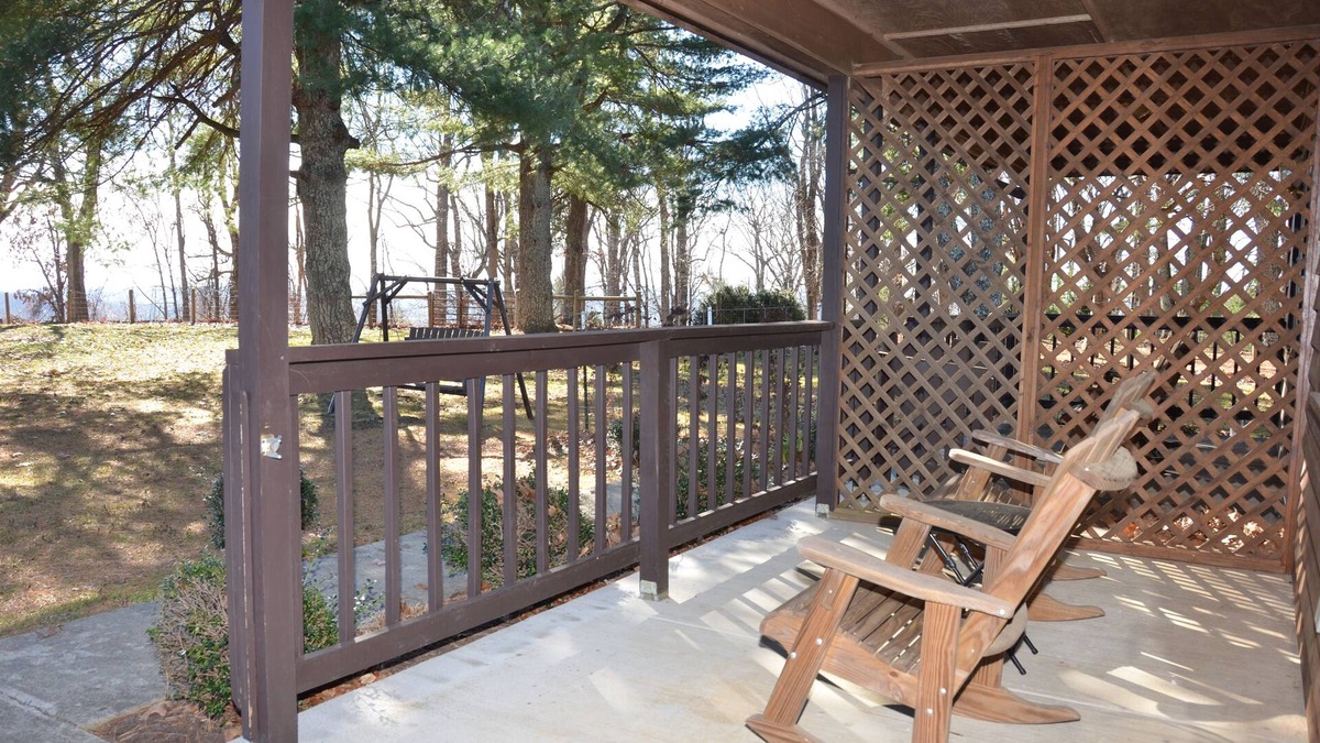 Copper Hill Hotel | Bent Mountain Lodge