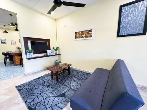Taman Pakatan House | Bercham 81 Homestay
