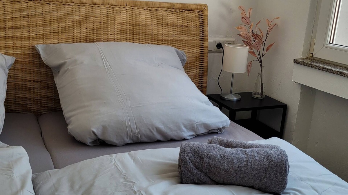 Bergisch Gladbach Apartment | Berg Messe EG, 2,5 Zimmer, Homeoffice, W-lan