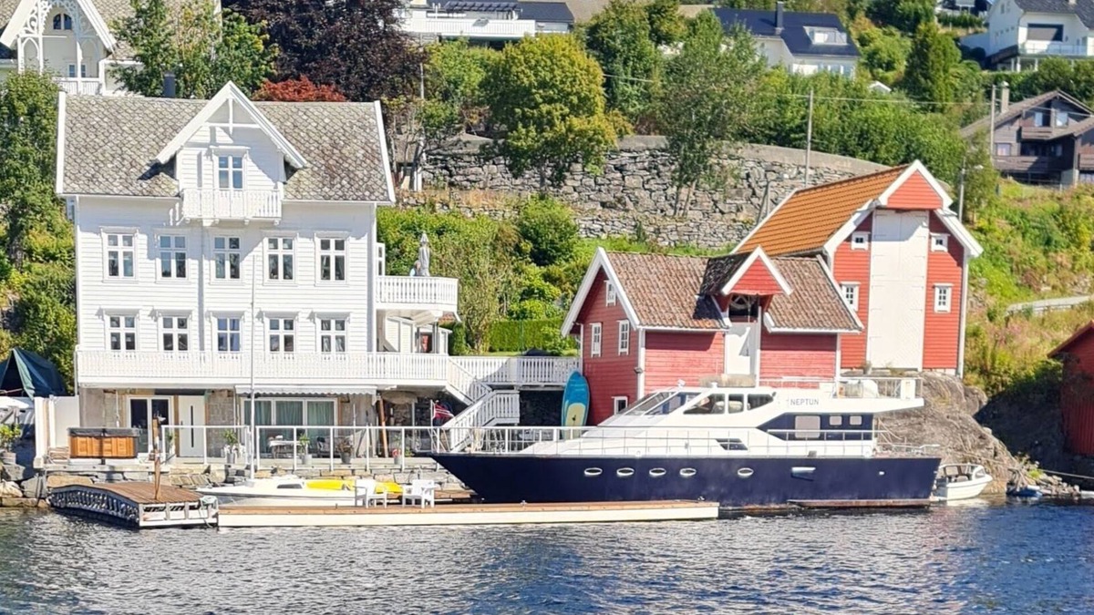 Lindas House | Bergen Fjord: Fish from the garden, Hot Tub, Paddle, Kayak