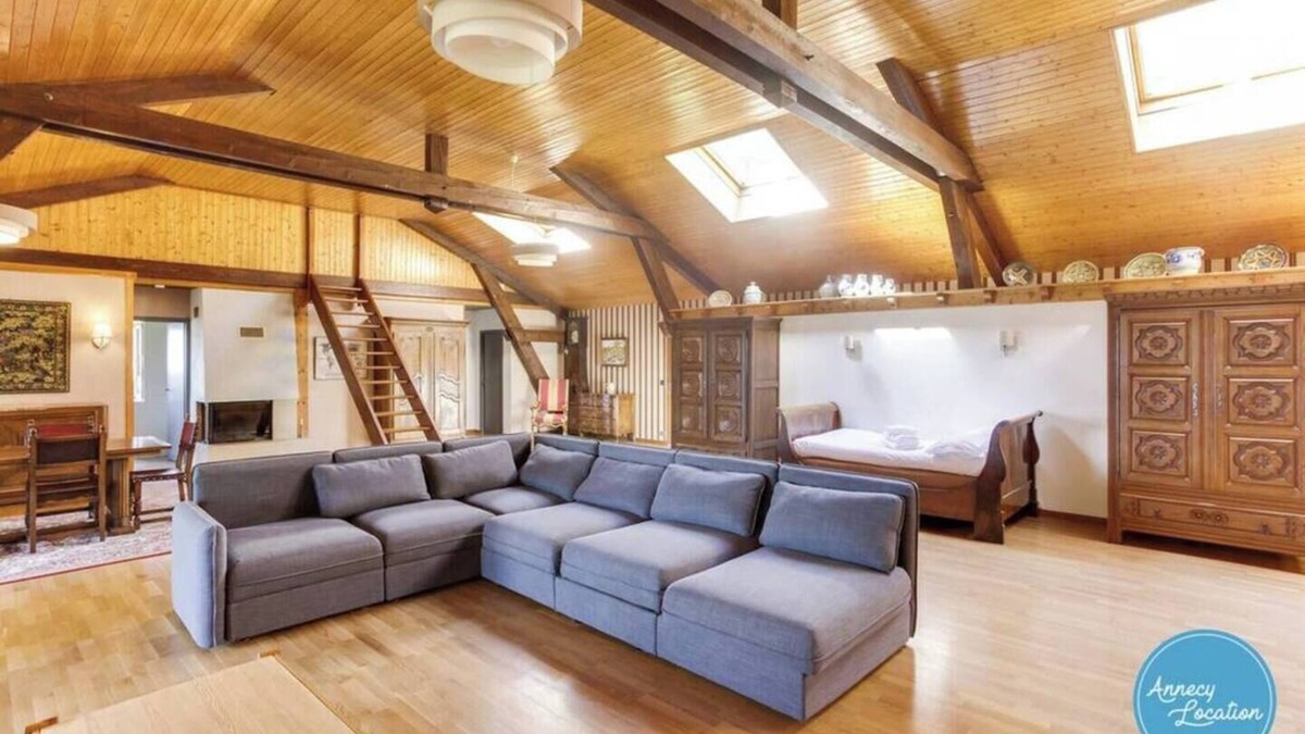 Talloires-Montmin Apartment | Bergerie – Loft Apartment with Panoramic Lake & Mountain Views