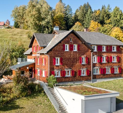 Buerserberg House | Berghaus Tschengla by A-Appartments