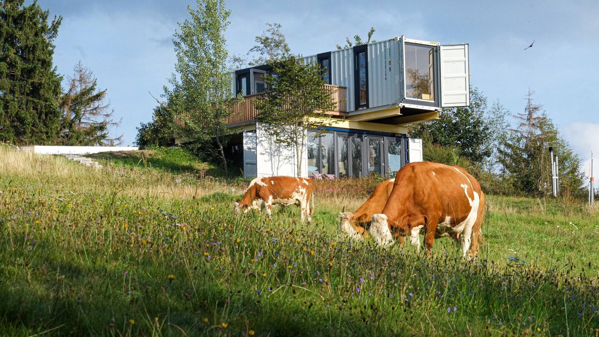 Schoeneck House | BERGHEIM Container Lofts, Holidays directly in the Ski & Bikewelt, Container "Drop"