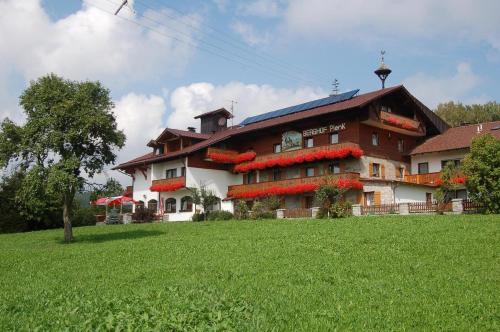 Bischofsmais House | Berghof Pension und Ferienwohnungen