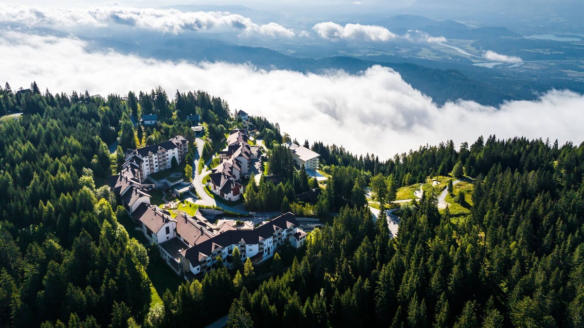 Kanzelhohe Hotel | Bergresort DIE KANZLERIN