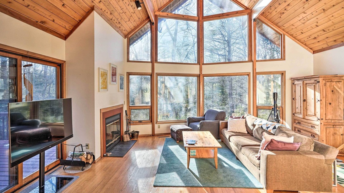 Otis Cabin | Berkshires Cabin 2 Mi to Appalachian Trail!
