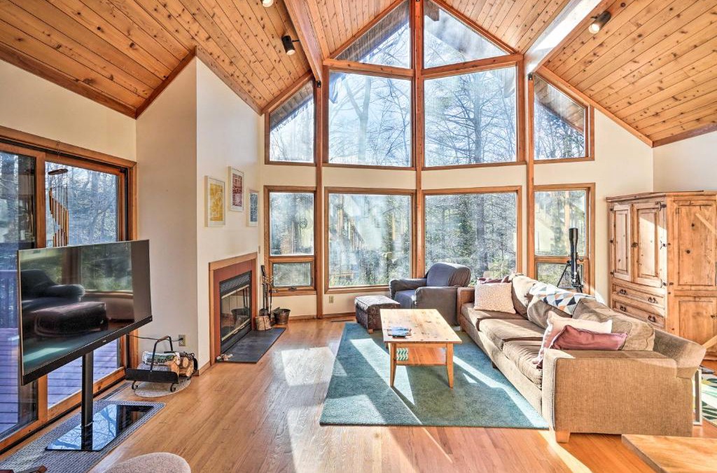 Otis House | Berkshires Cabin 2 Mi to Appalachian Trail!
