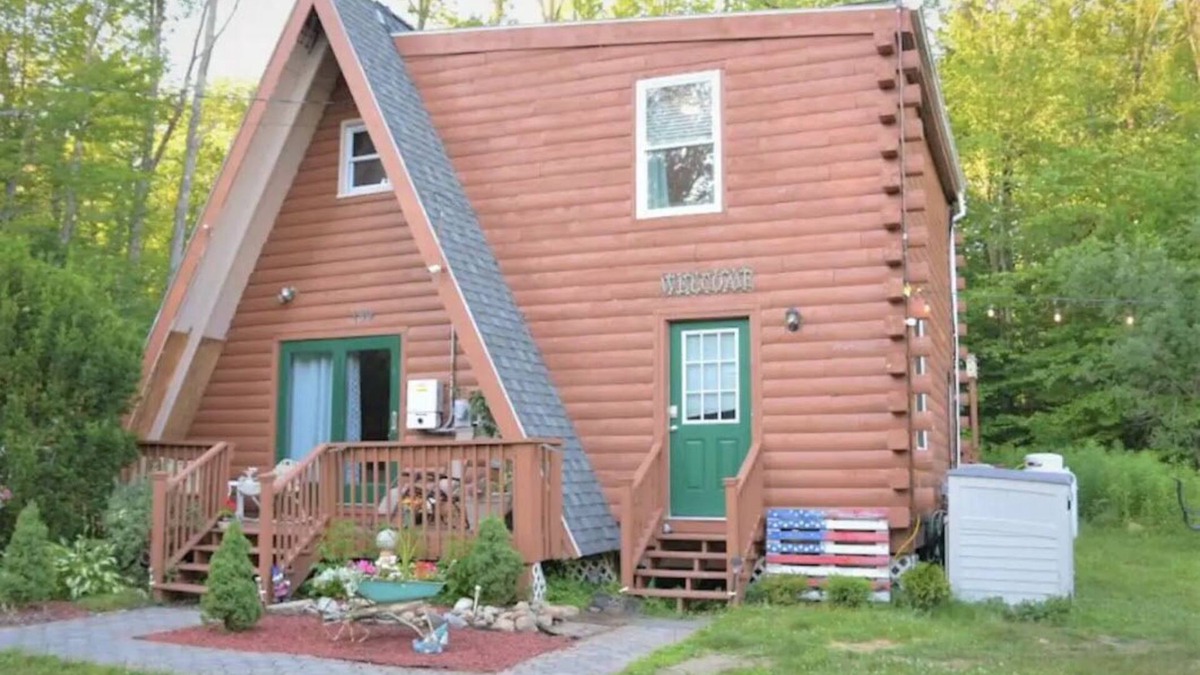 Sherwood Forest Cabin | Berkshires Cabin Steps to Lake