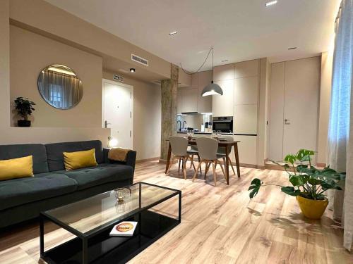 Castillejos Apartment | Bernabeu Chic Apartment