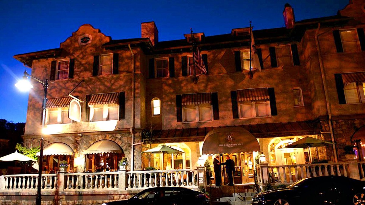 Bernardsville Hotel | Bernards Inn