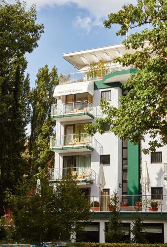 Charlottenburg-Wilmersdorf Hotel | Bernstein Hotel Villa Kastania