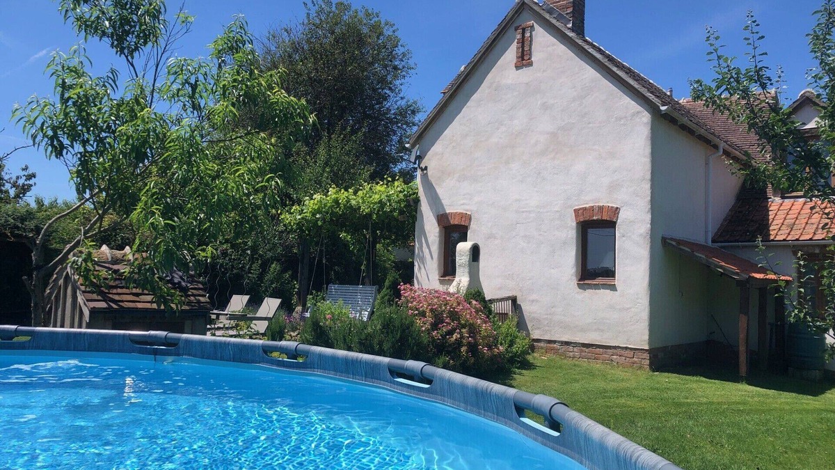 Saint-Jeanvrin House | Berrichonne character house