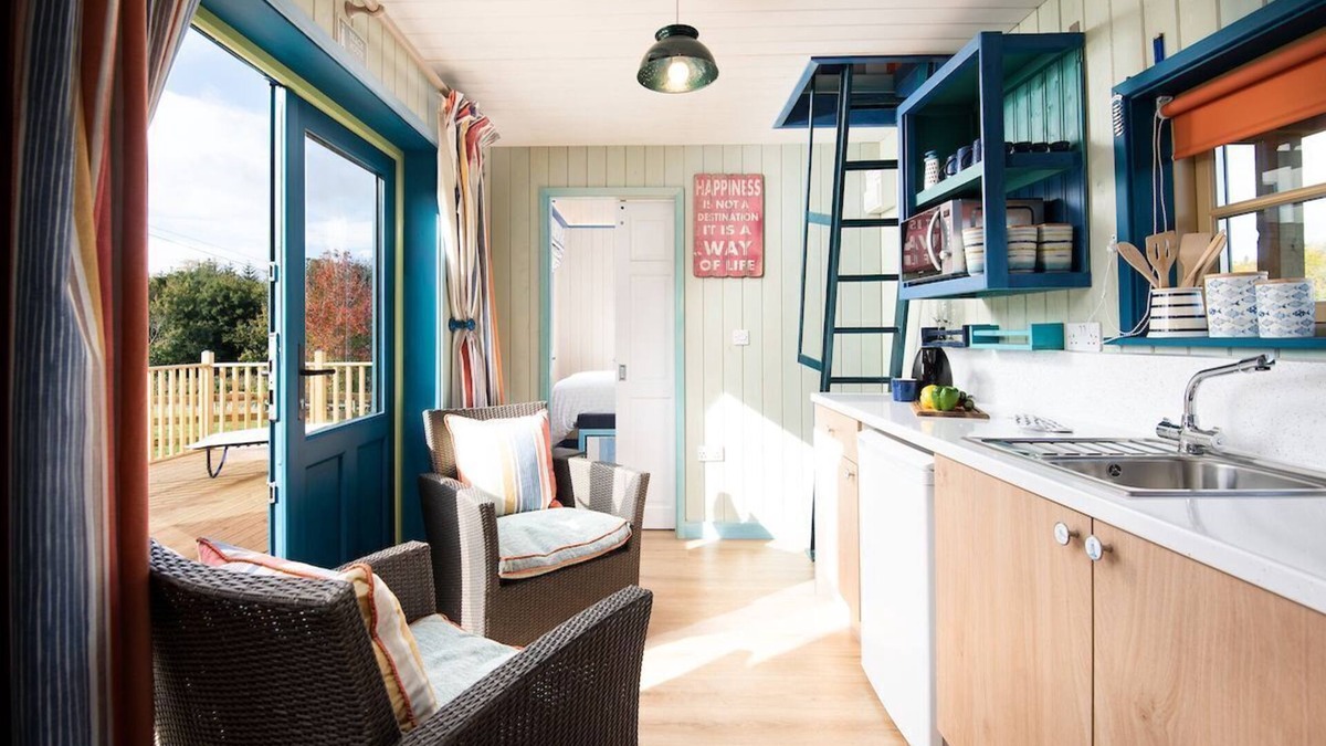 Bowsden Cabin | BERRINGTON BEACH HUT - 4 miles from beach, 7.5 miles to Berwick, sleeps 2+2