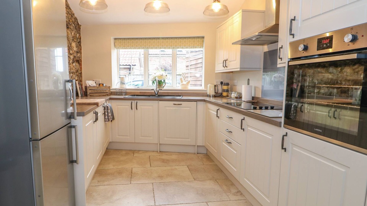 Grimston Cottage | BERTELLE, character holiday cottage in Grimston
