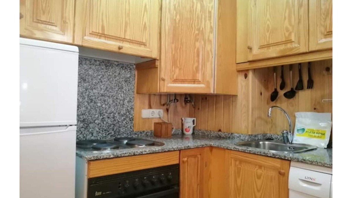 Taull Apartment | Besiberri 3 apartment located on the first floor and with terrace