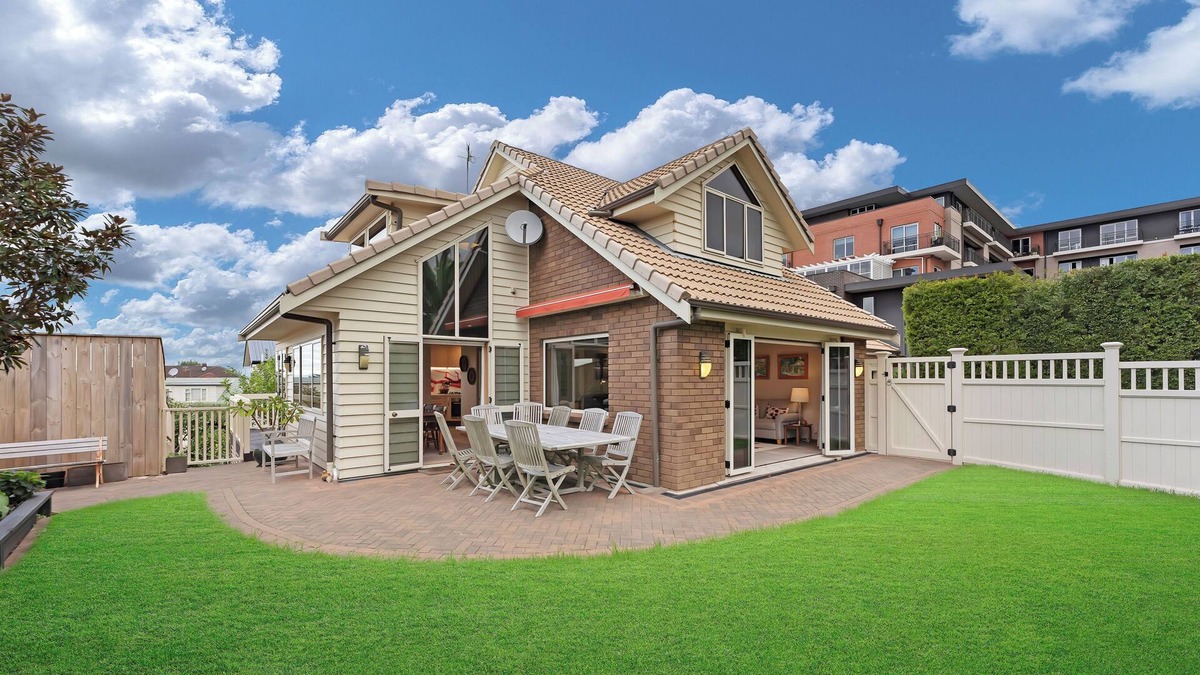 Greenlane - Ellerslie House | Bespoke Stays - Breath of Style