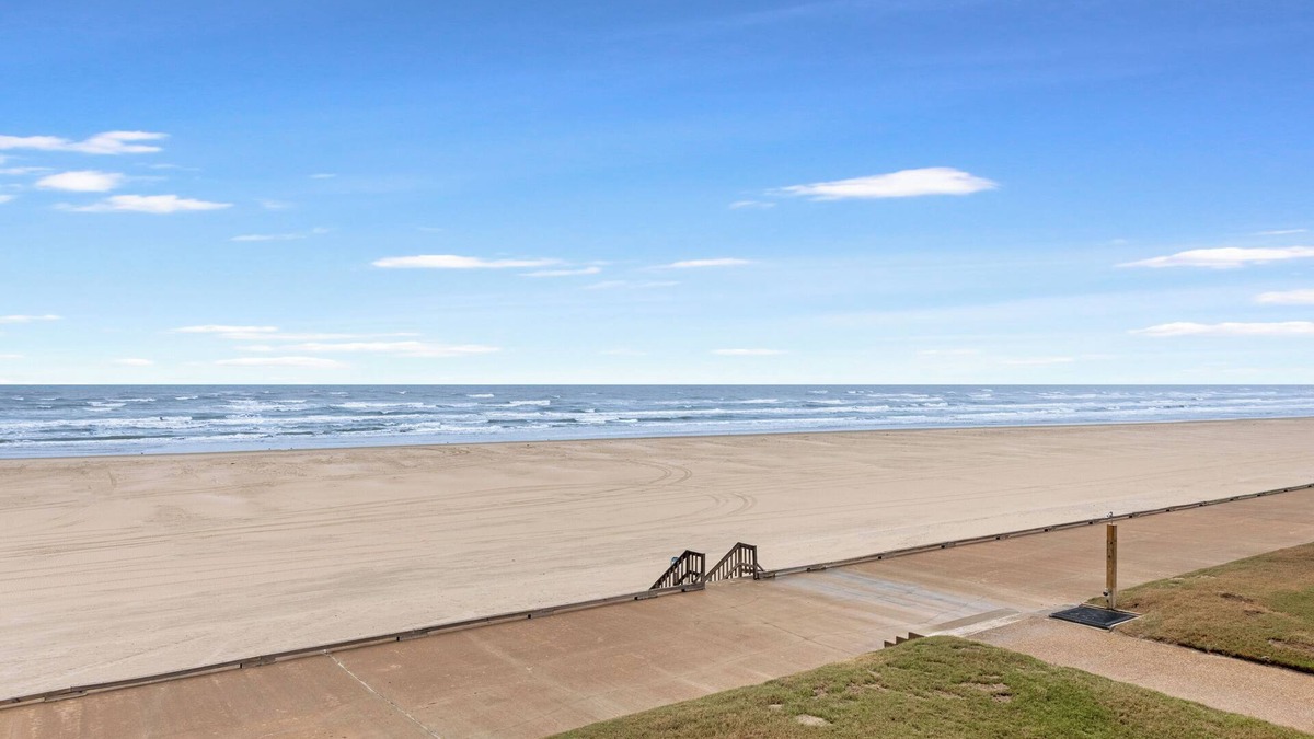 Corpus Christi Condo | Best Beachfront Location on the Island w/2 Private Balconies w/Amazing Views!