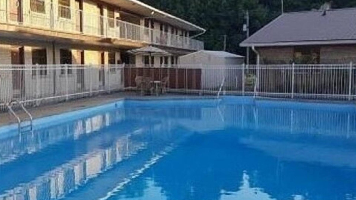 Tell City Hotel | Best Budget Inn
