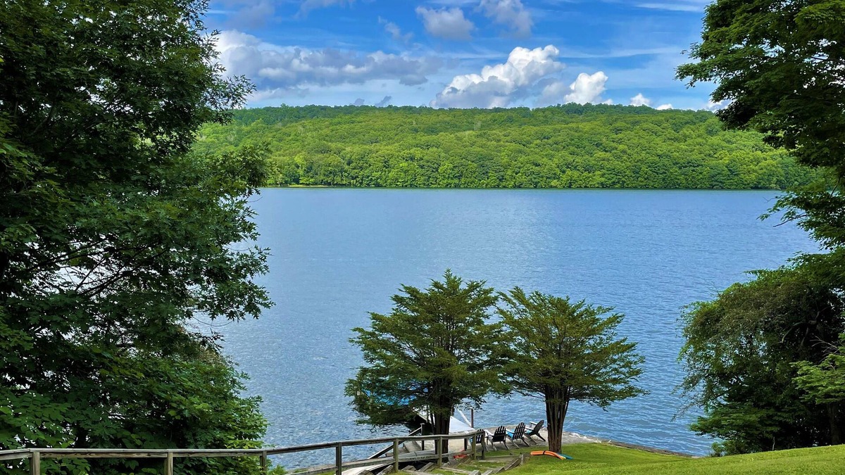 New Fairfield House | Best Direct Lakefront Location on Candlewood
