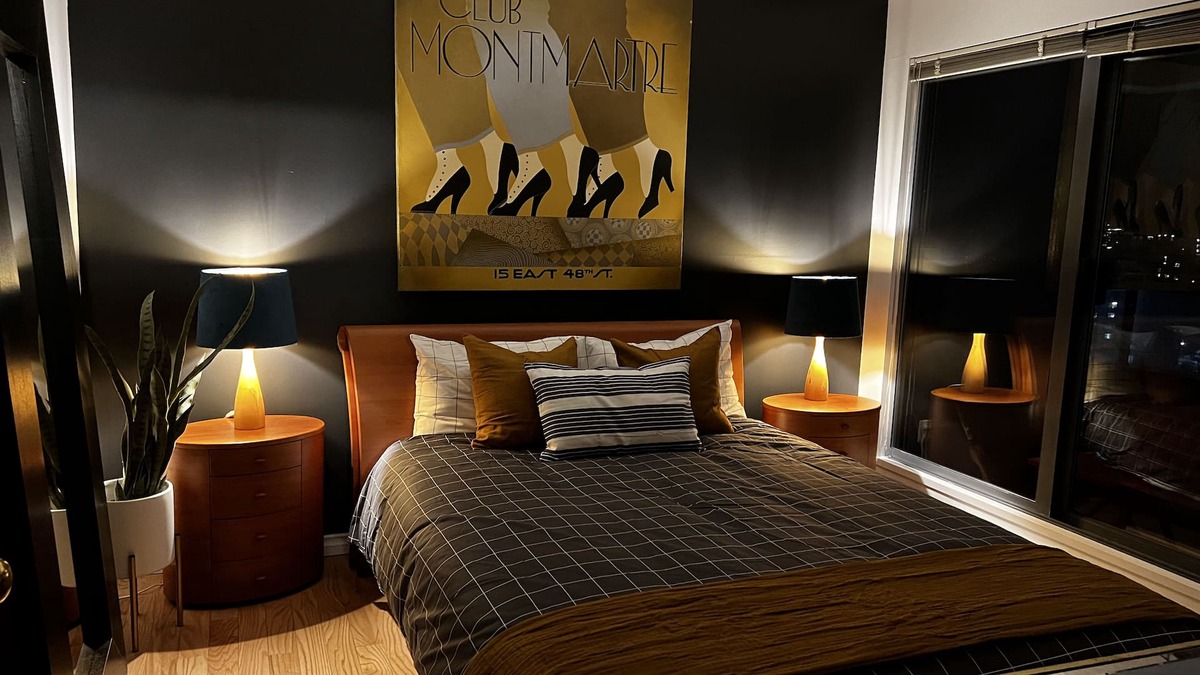 Downtown Vancouver Apartment | Best Downtown Vancouver in the shopping and dining district on Alberni Street