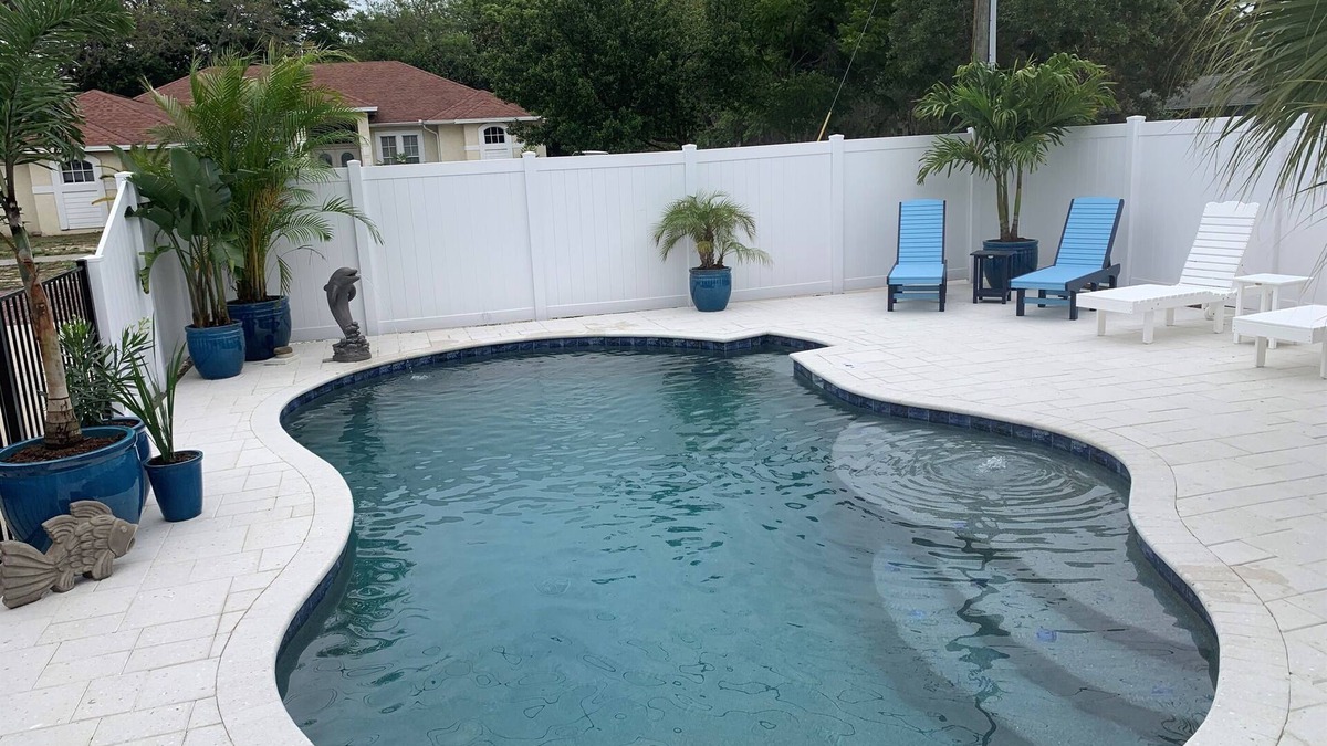 Tarpon Springs House | Best Family Vacation at the Beach or the Pool.