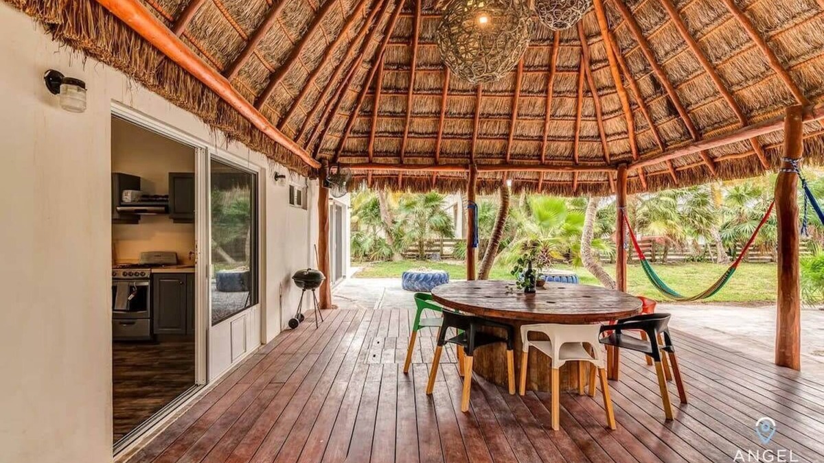 El Cuyo House | Best for Groups | Steps to Beach | Palapa | Wi-Fi