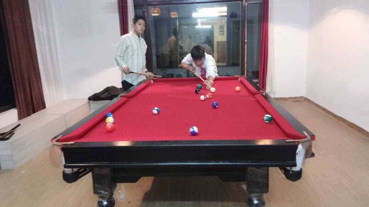 Naddi Hotel | Best hotel in Naddi, DharamshalanWith multicusion restaurant and kitchen.