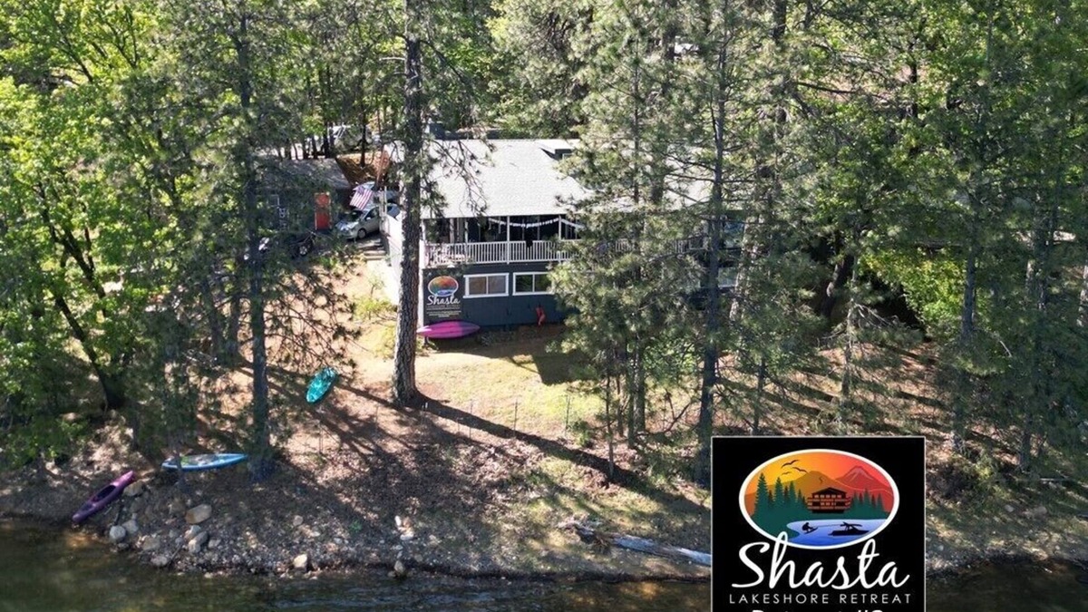 Lakehead House | Best Lakefront Location on Shasta Lake - Marina - Shasta Lakeshore Retreat #3