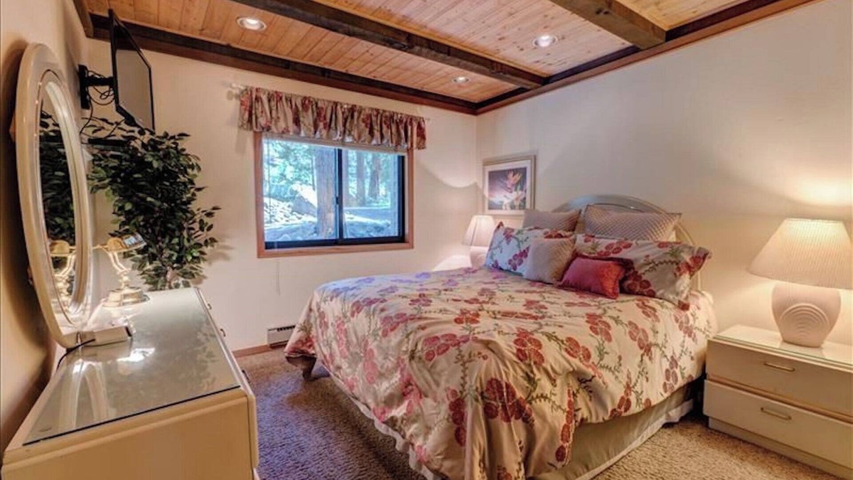 Brockway Condo | Best Lakefront Property, Fall is a great time to visit!