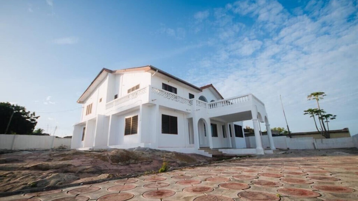 Winneba House | Best Location for Your Vacation