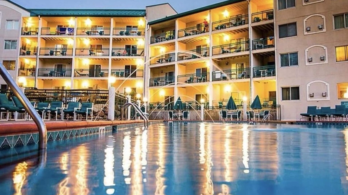 Lake Geneva Condo | Best Location in Lake Geneva, walk to downtown!