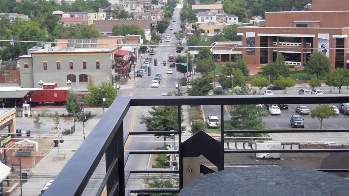 Fayetteville Condo | Best location on Dickson! Corner unit! Beautiful Views of Dickson and campus!