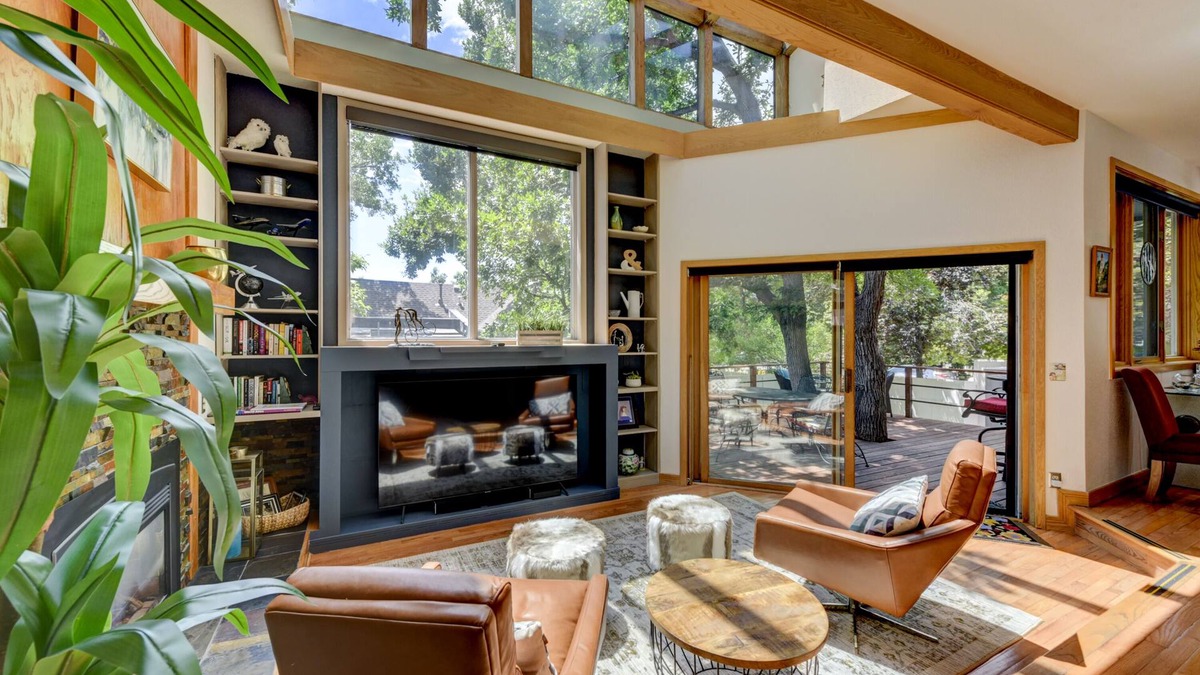 Central Boulder House | Best location- Pearl St (downtown), Views/Deck/Garage/Central AC/Gas Fireplace