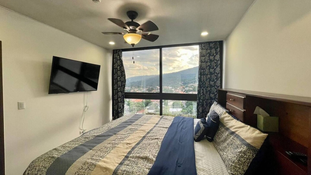 San Pedro Sula Condo | Best neighborhood. Luxury condo. 3 Beds. 10 Floor. AC throughout. WiFi. Laundry.