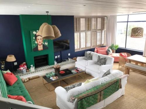Voelklip House | Best of Both! Mountain and Sea View Home.