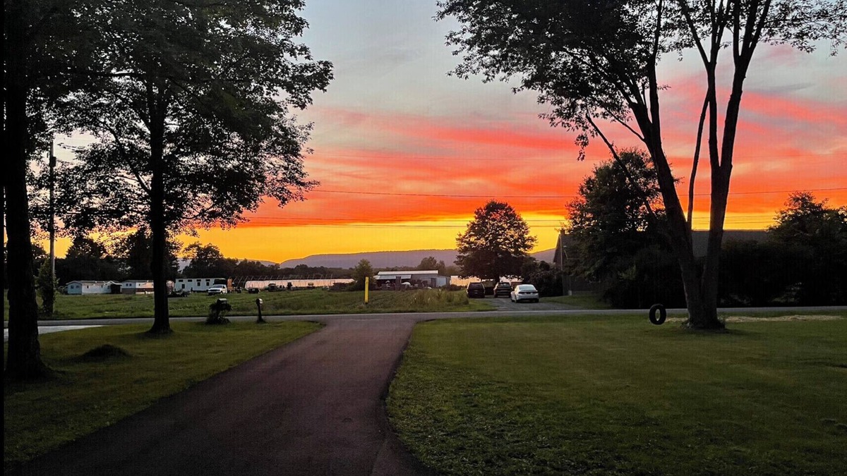 New Paltz House | Best of both worlds! Amazing views plus an easy walk into town!