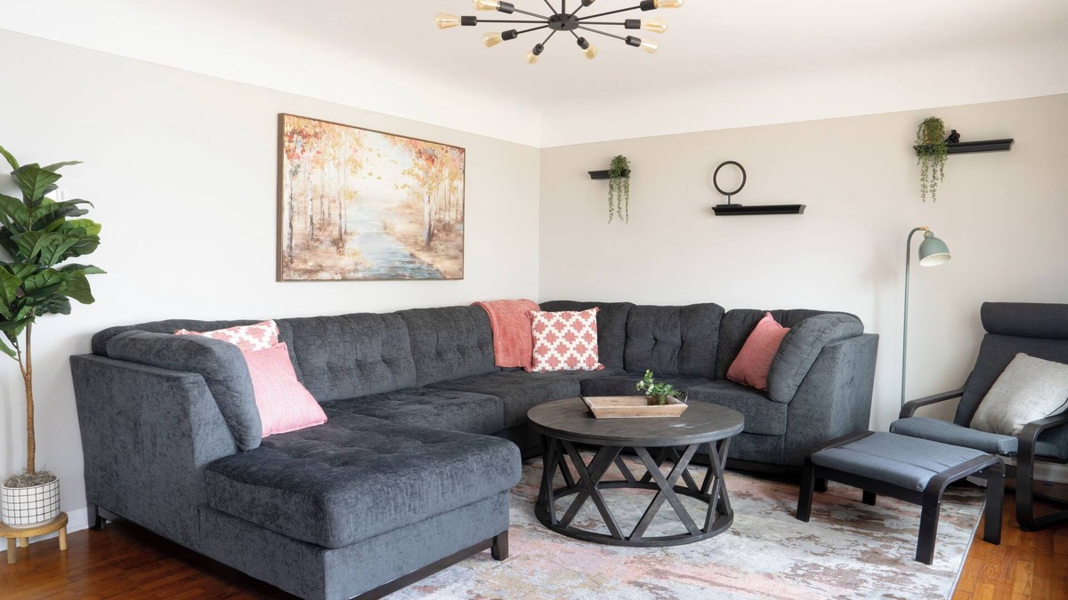 Birch Run Township House | Best of both worlds! Stylish home minutes from Downtown with all the amenities!