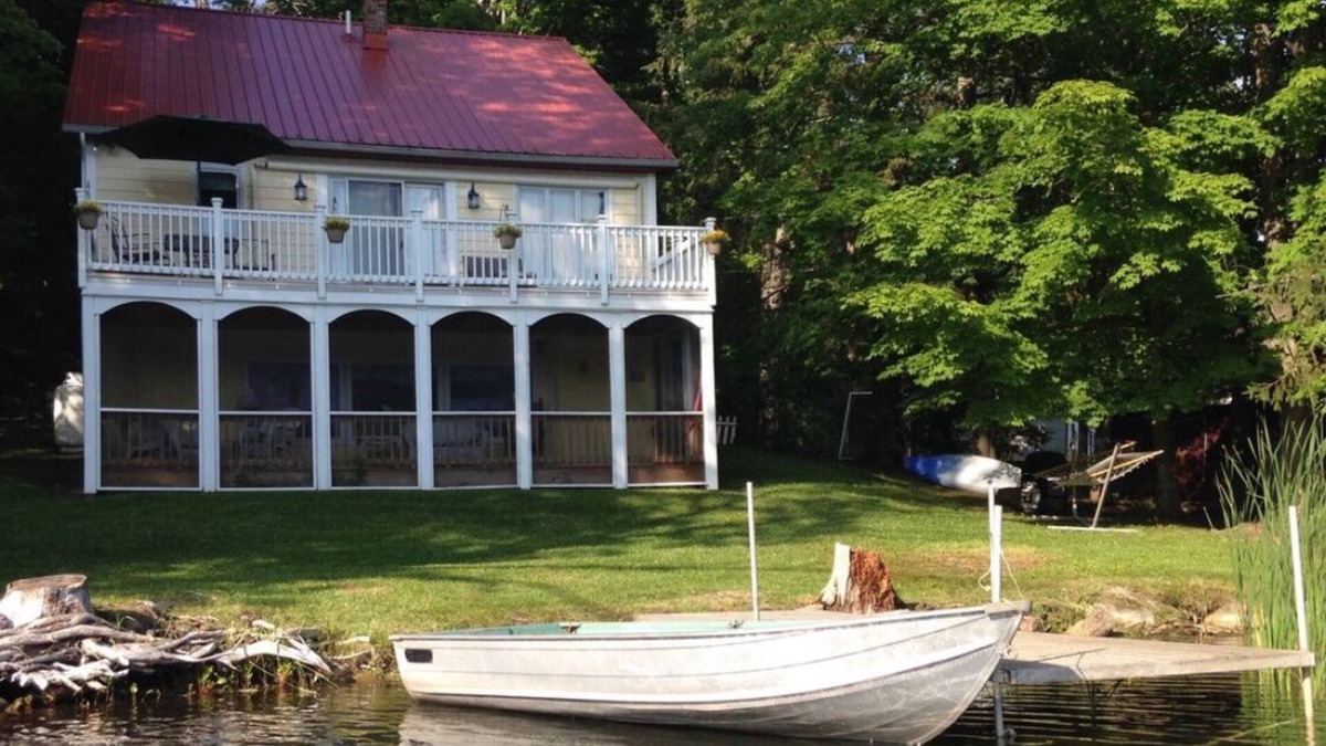 North Adams House | Best of the Berkshires with Mt. Views, Museums, Paddling, Hiking & On the Water!