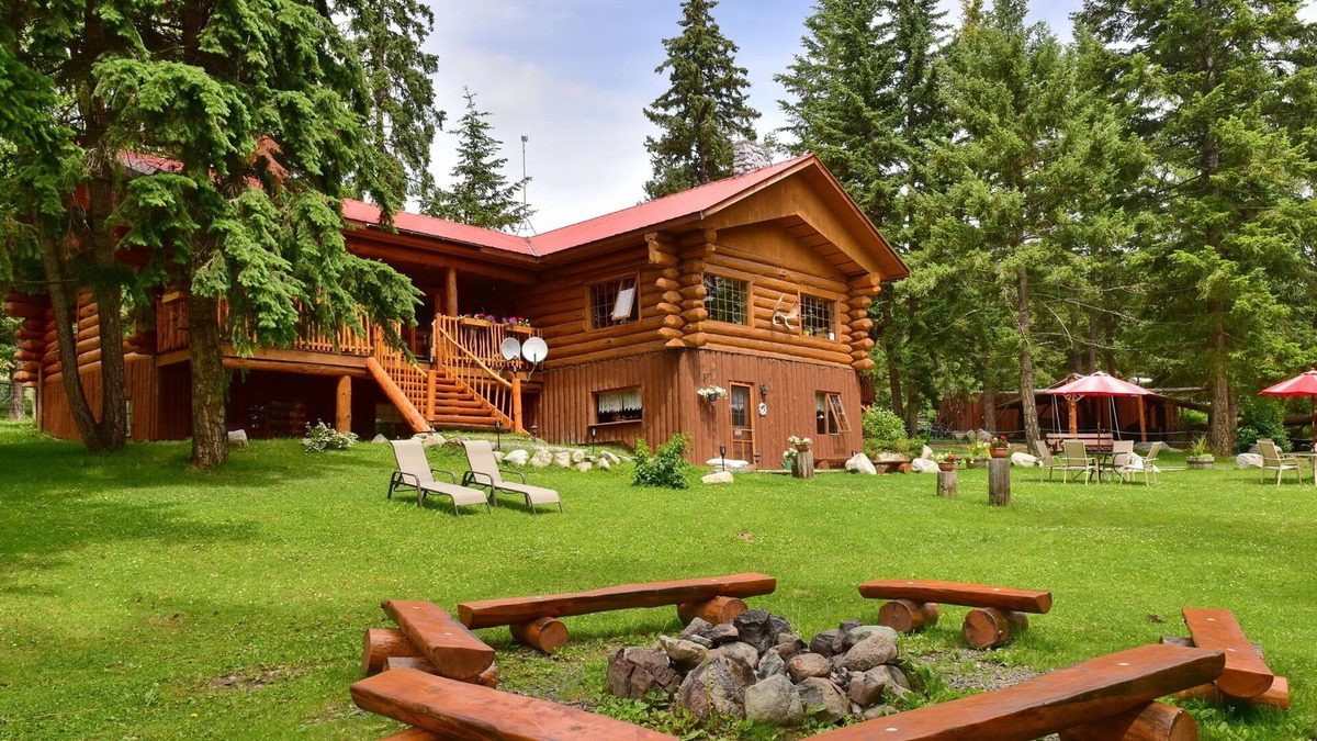 Deka Lake House | Best place for trail rides and canoeing / fishing