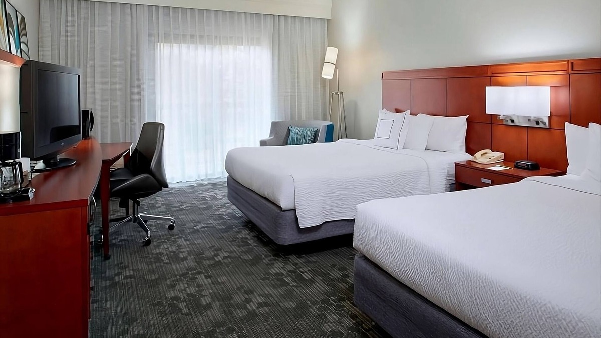 Waldron Hotel | Best Place to Unwind! 2 Relaxing Units, Pets Allowed, Indoor Pool