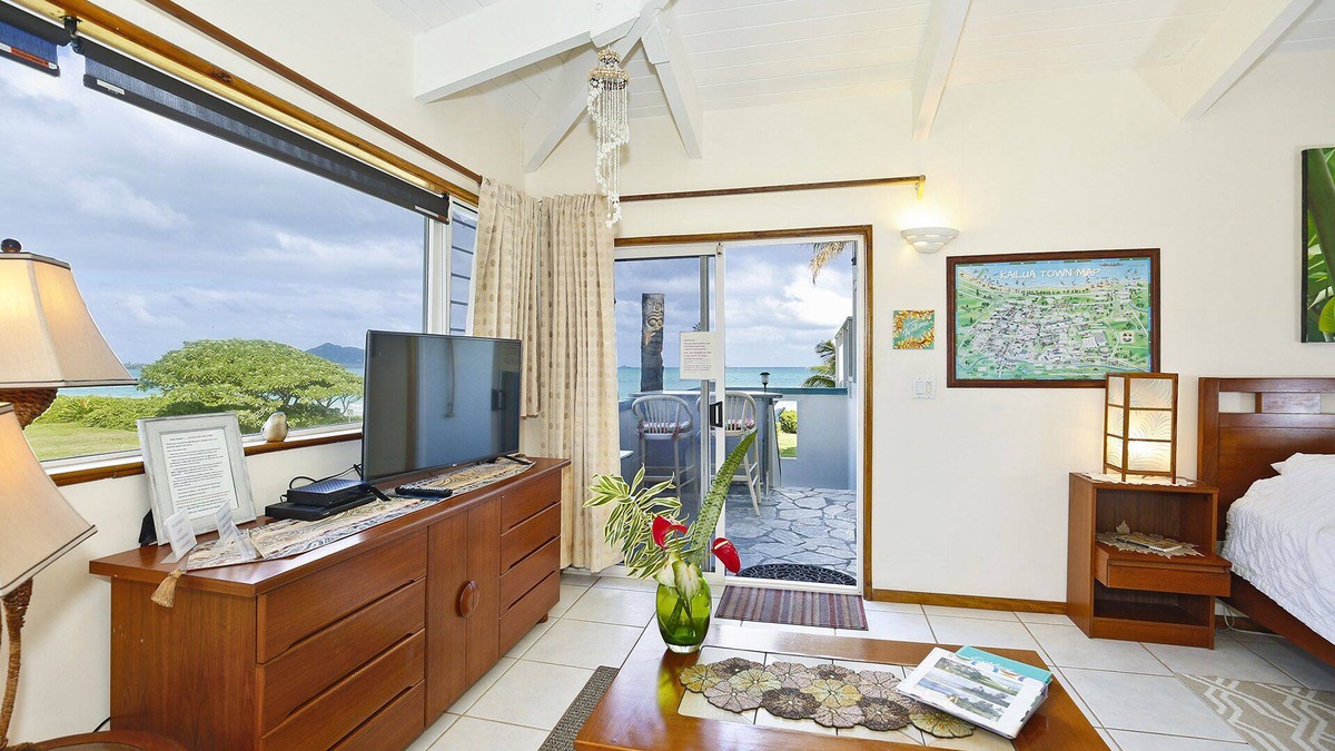 Kailua House | Best Price and Location on Beautiful Kailua Beach!