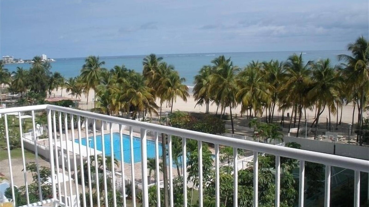 Isla Verde Condo | Best Price, Best Beach, Best Building, Best Reviews Marbella del Caribe Este