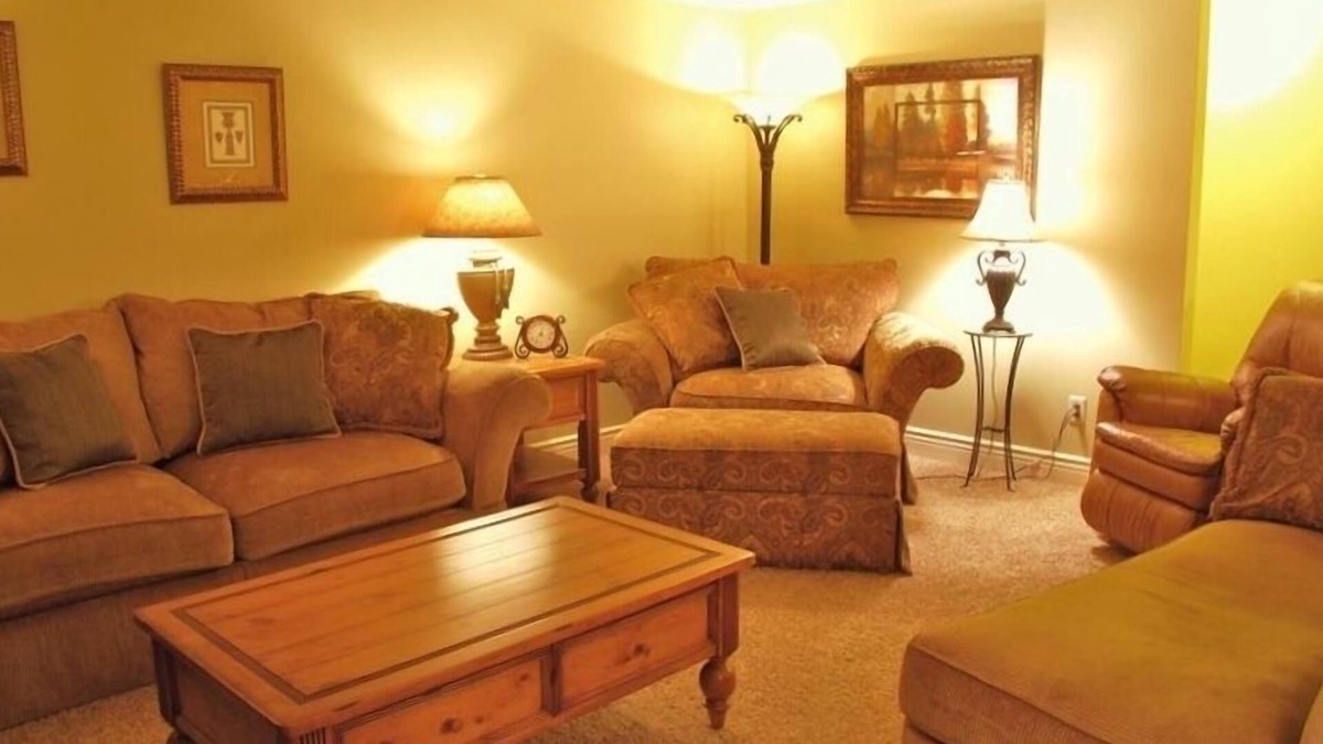 Idaho Falls Condo | BEST REVIEWS! Relax and be Comfortable with Big Screen TV, Hot Tub and BBQ