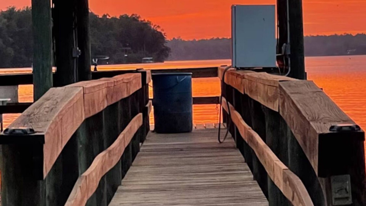 Telogia House | Best Sunset Views on Lake Talquin!