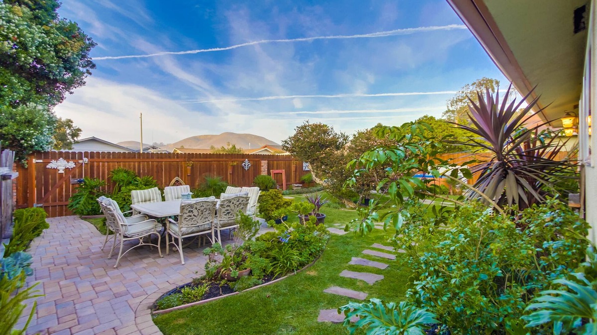 Morro Bay House | Best time of year is NOW!Gorgeous Home,Walk to Sand, Backyard Sanctuary,Dogs ok,