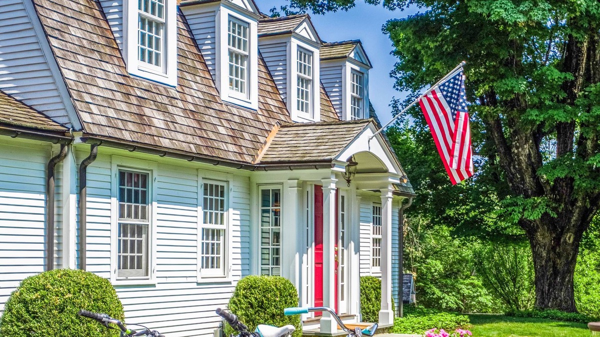 Washington Depot House | BEST TOWN-WASHINGTON! NYC 2Hrs "Calhoun5BR" POSHPADSCT Ski,Spa&Pool, Bikes,Views