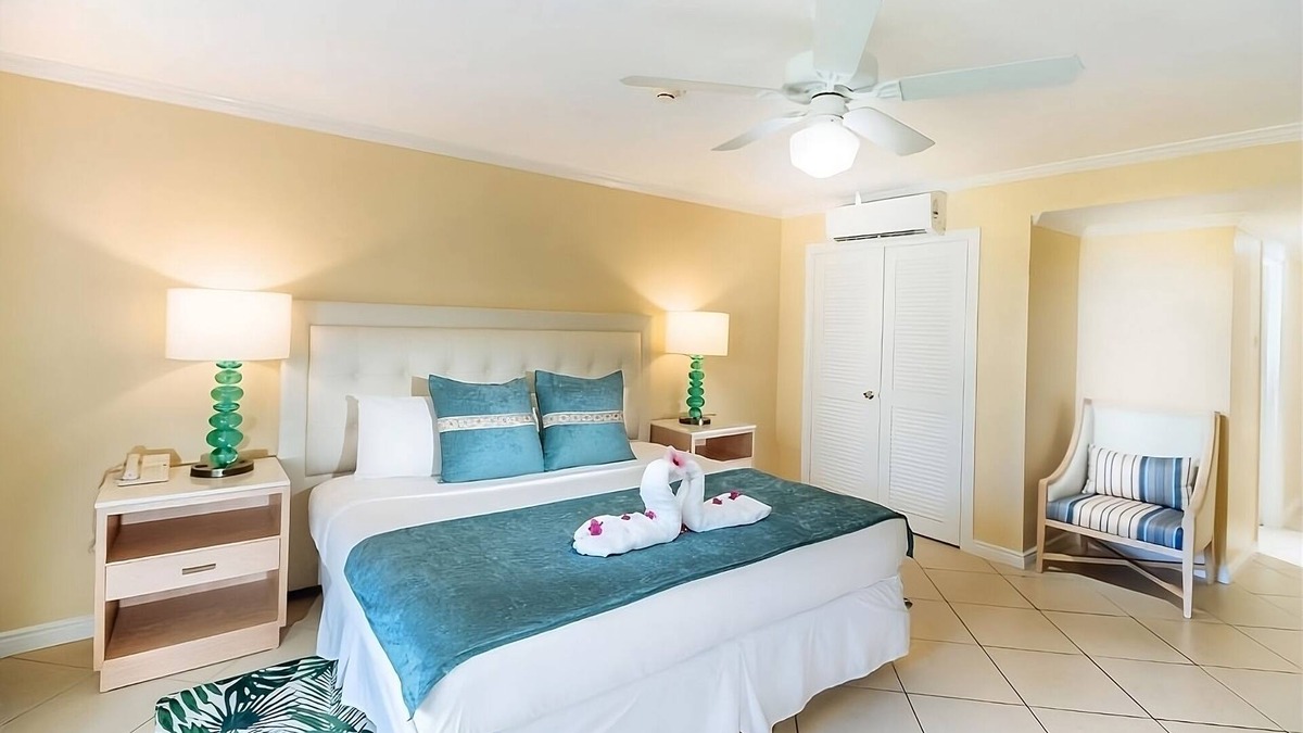 Rodney Bay Hotel | Best Value, Quality Stay! 3 Comfortable Units, Outdoor Pool, Parking Onsite