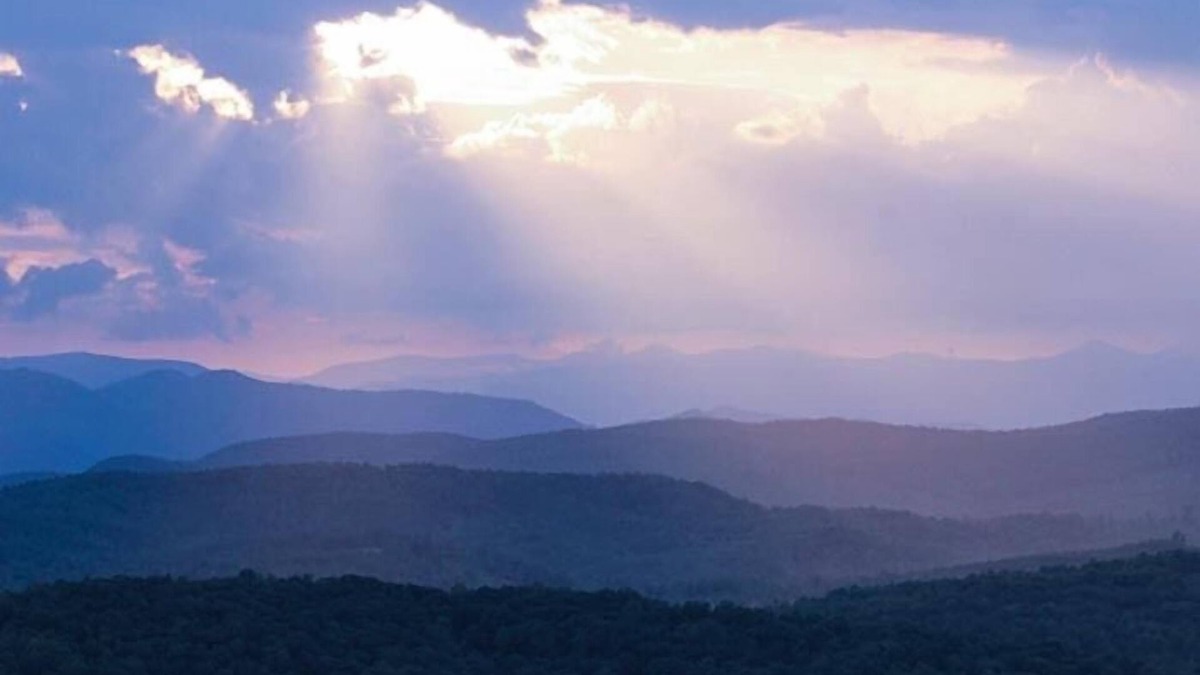 Bostic Cabin | Best View In NC, Gorgeous Luxury Log Cabin with Burn Pit, Wifi, Dish with HDTV