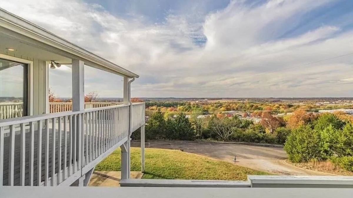 Fayetteville House | Best view in Fayetteville - Hot tub (Sleeps 4)