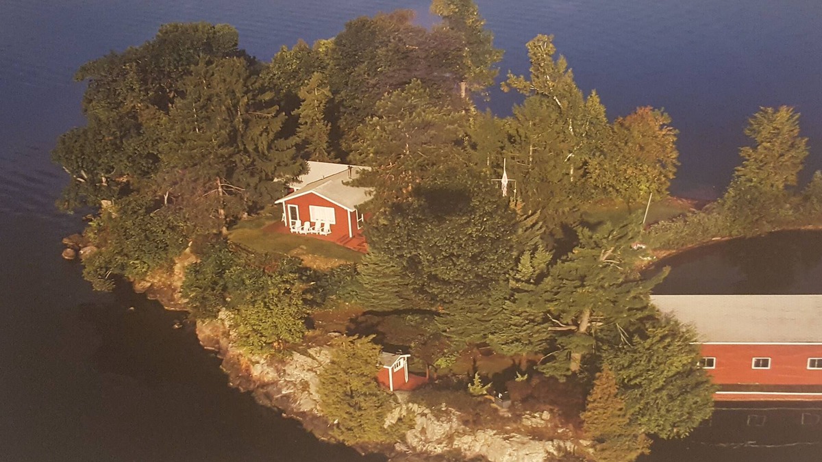 Leeds and the Thousand Islands Cottage | Best view of the 1000 IslandsnSummer 2026 is open and dates for September 2025